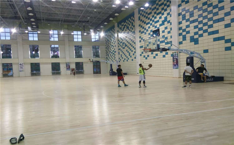 楓木乒乓球館木地板價(jià)格是多少錢(qián)？