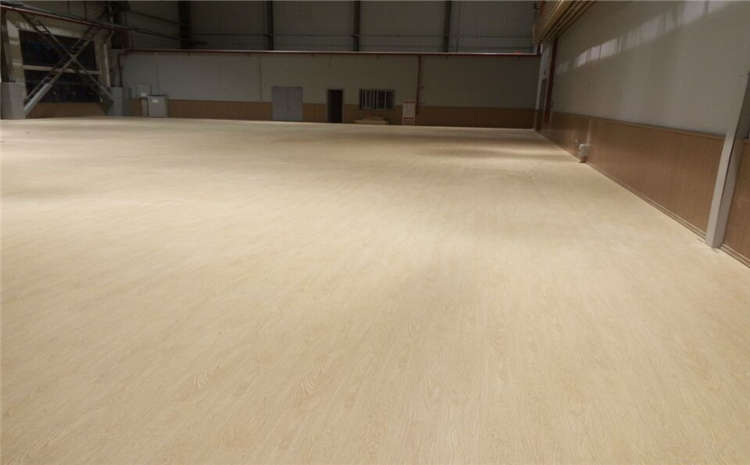 柞木體育館實木地板廠家去哪找?