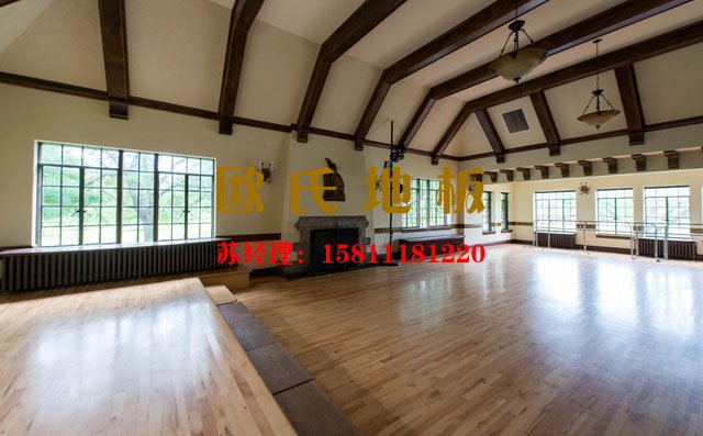 舞臺(tái)運(yùn)動(dòng)木地板進(jìn)水了怎么辦？原來(lái)可以這樣