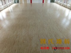 運(yùn)動木地板翹起的原因及修復(fù)方法