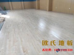 要想乒乓球館運(yùn)動木地板更加防滑，不妨試著采用這些方法