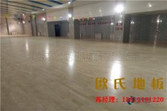 運動場地板到底能承受多大重量？