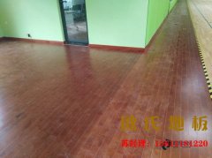 體育木地板對地面的基本要求